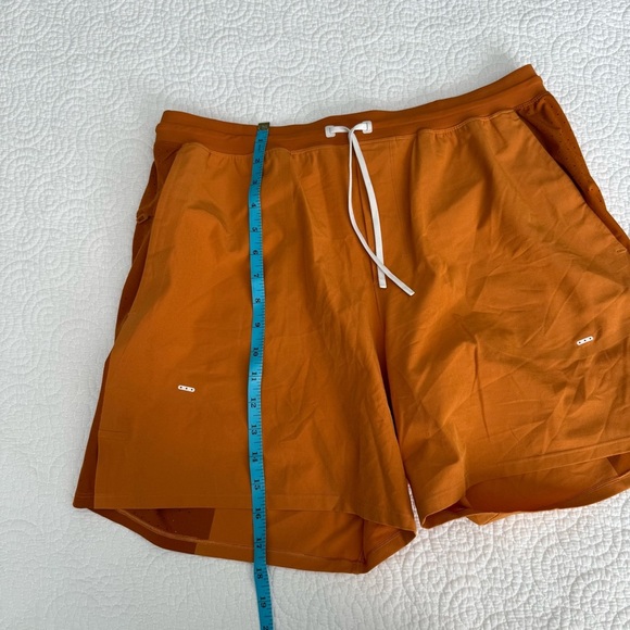 lululemon athletica Men's Orange Swim Trunks - Picture 11 of 12